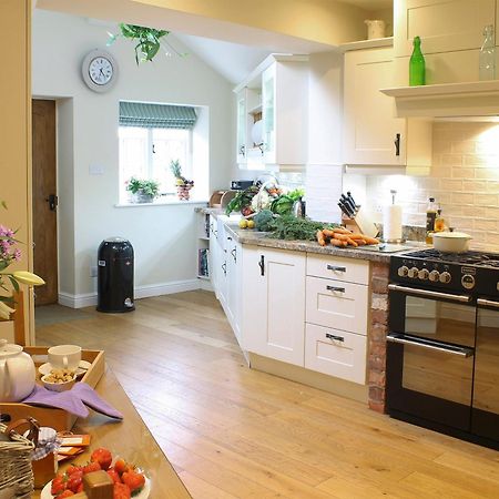 Brantingham Pond View Cottage מראה חיצוני תמונה